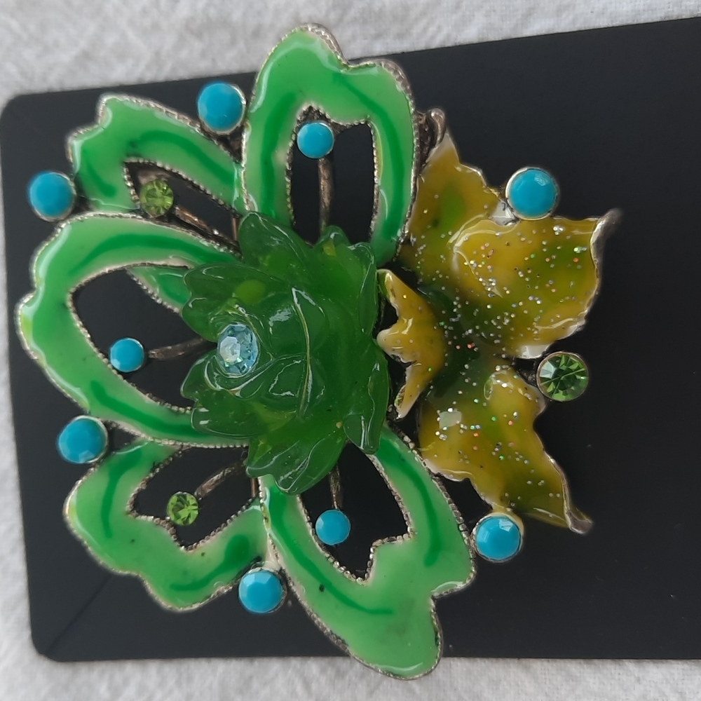 Vintage Flower Brooch
